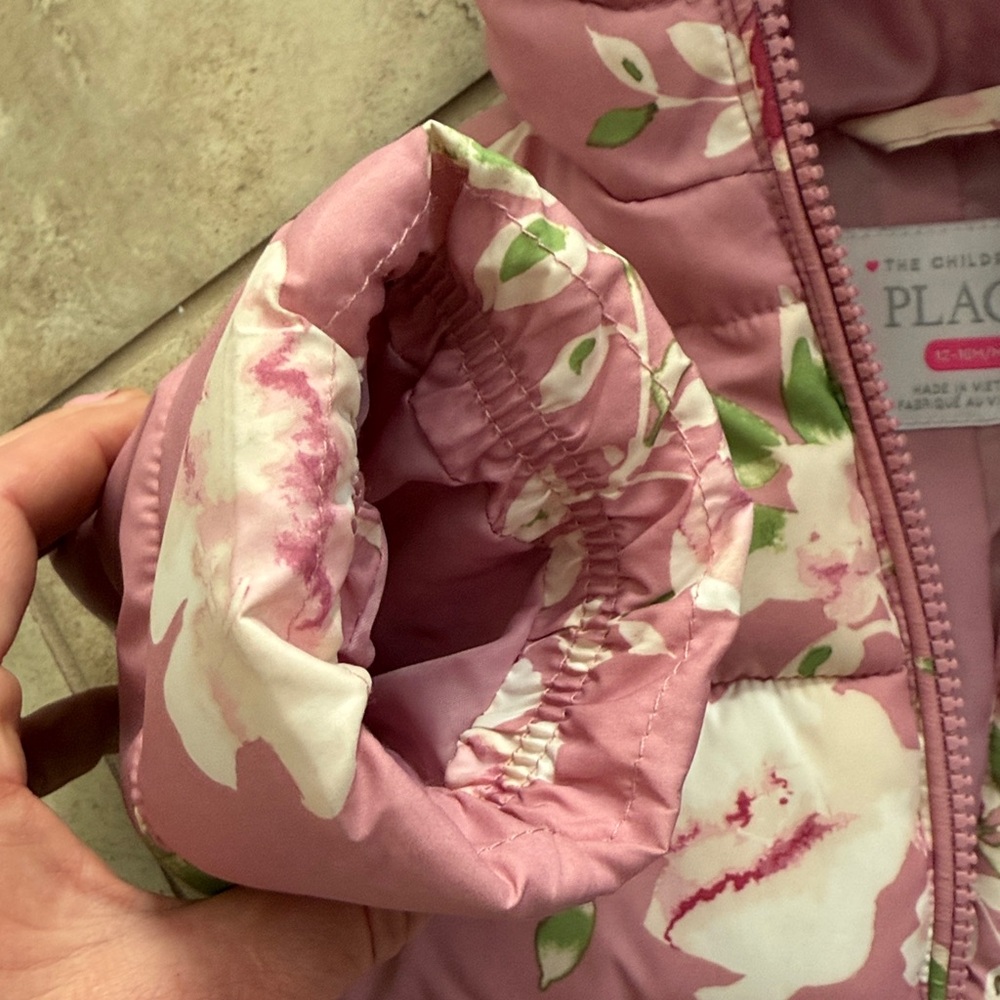 Toddler girl winter puffer jacket 12-18 months. - Picture 3 of 5
